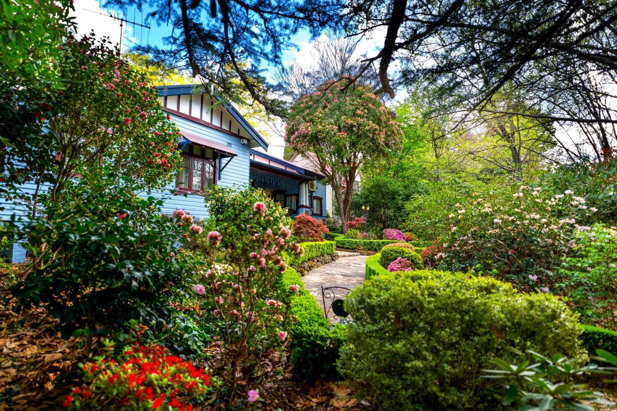 Kubba Roonga Guesthouse - Boutique Luxury Spa Retreat & Gardens - Blue Mountains ブラックヒース エクステリア 写真