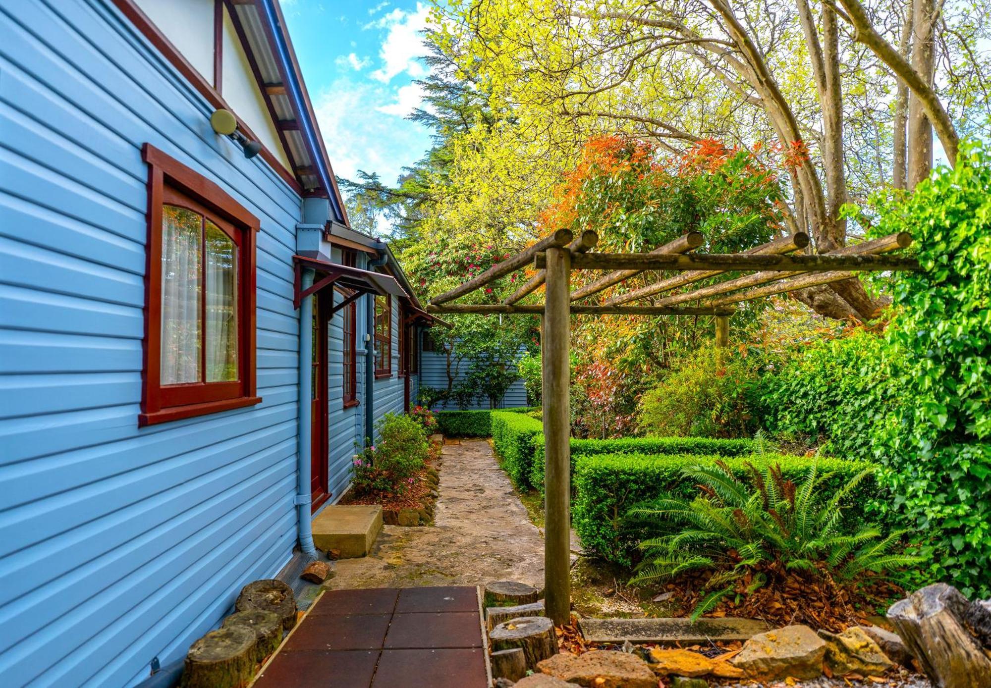 Kubba Roonga Guesthouse - Boutique Luxury Spa Retreat & Gardens - Blue Mountains ブラックヒース エクステリア 写真