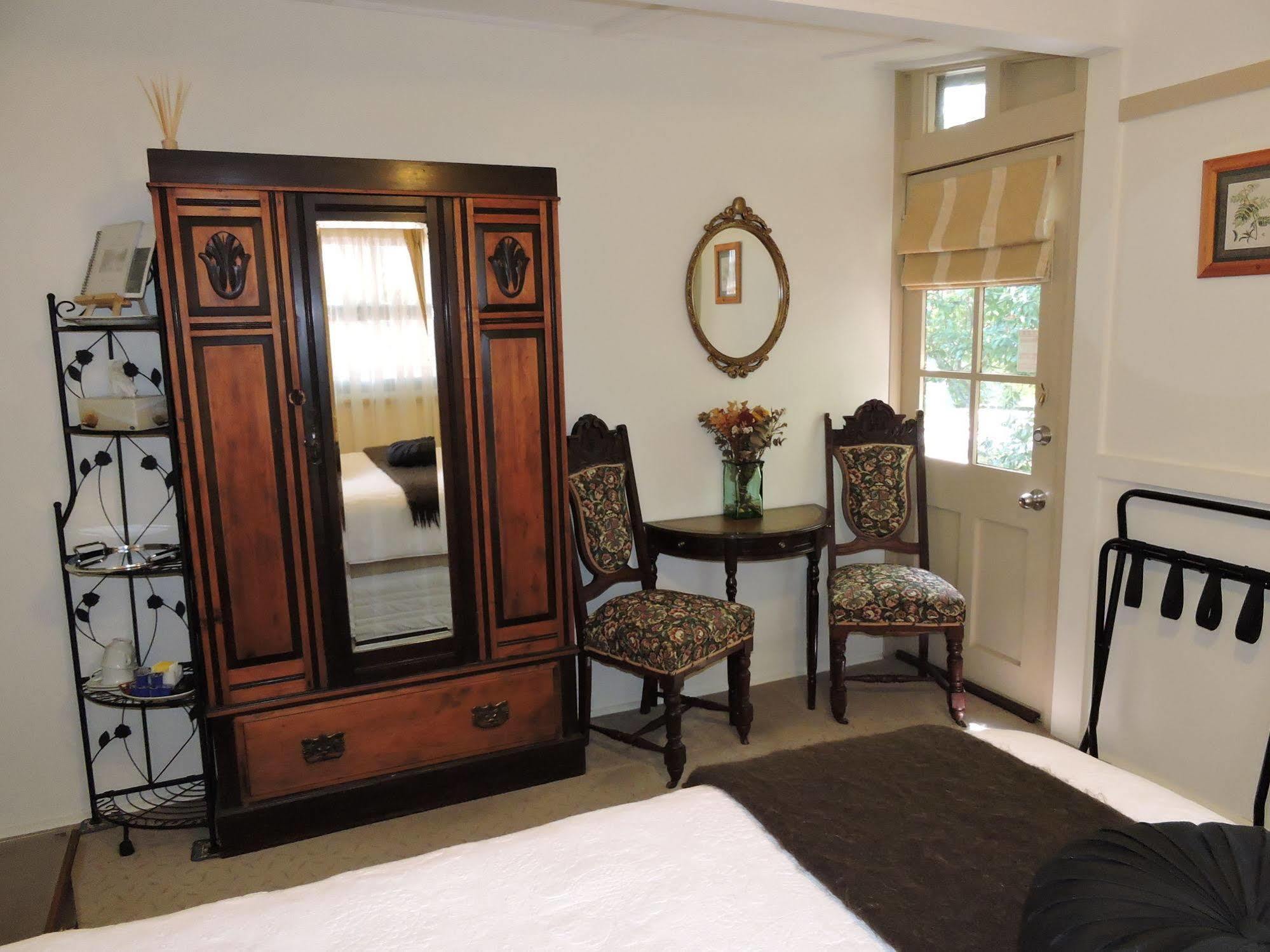Kubba Roonga Guesthouse - Boutique Luxury Spa Retreat & Gardens - Blue Mountains ブラックヒース エクステリア 写真